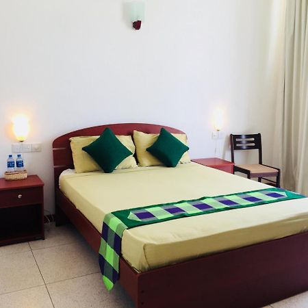 Aqua Marine Beach Resort Pasikuda Exterior photo