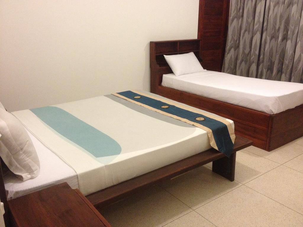 Aqua Marine Beach Resort Pasikuda Exterior photo