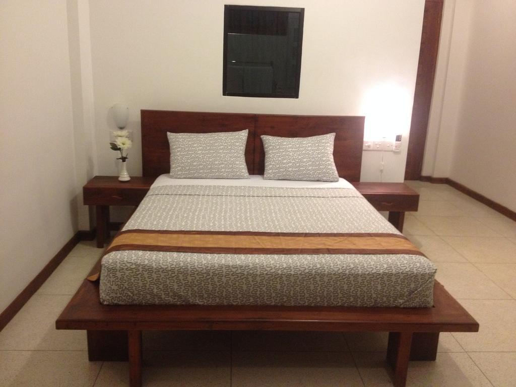 Aqua Marine Beach Resort Pasikuda Exterior photo