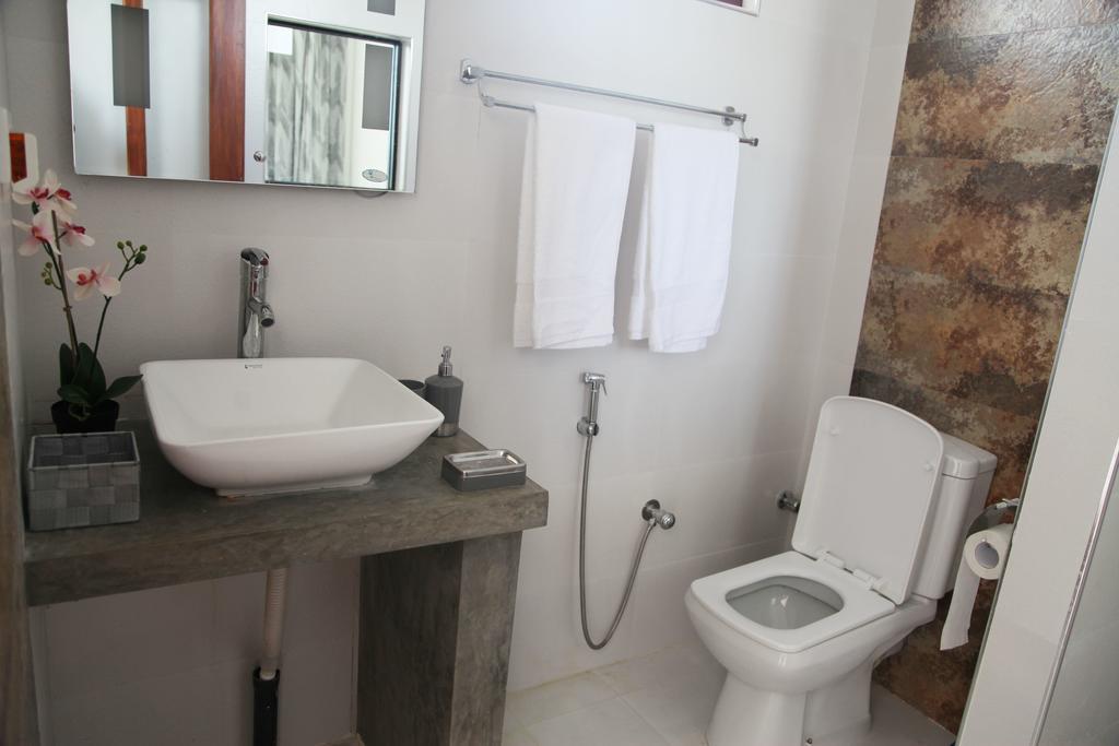 Aqua Marine Beach Resort Pasikuda Room photo