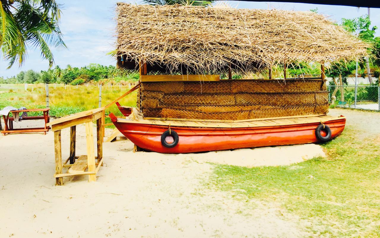 Aqua Marine Beach Resort Pasikuda Exterior photo